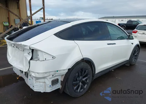 2023 Tesla Model X Dual Motor All-Wheel Drive/Standard Range z USA, uszkodzony, nr VIN 7SAXCAE5XPF365297